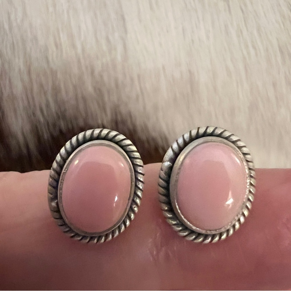 ❤️ Queen Pink Conch Navajo Style Oval Stud Earrings Matte Brushed Sterling 3.8G - Picture 6 of 13